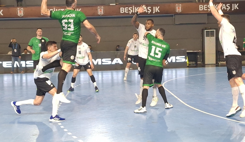 Büyükşehir Hentbol liderliği Beşiktaş’tan aldı: 43-38
