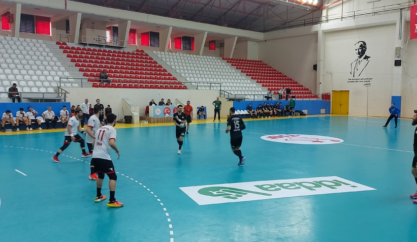 Büyükşehir hentbol seride 1-0 öne geçti