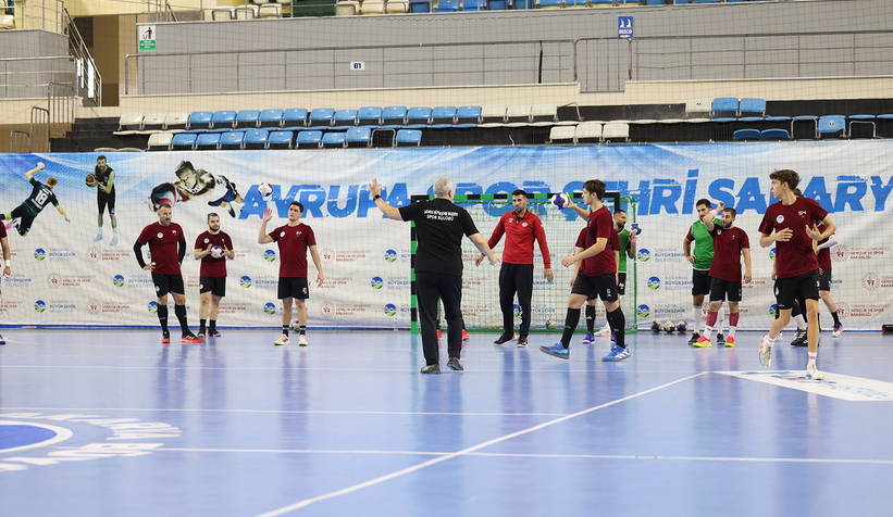 Büyükşehir hentbol Spor Toto’yu ağırlayacak