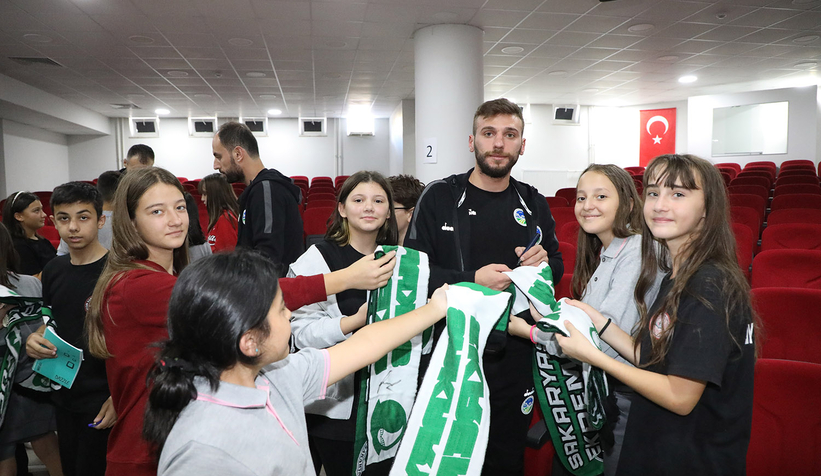 Büyükşehir hentbol takımına coşkulu karşılama