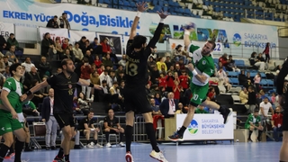 Büyükşehir hentbol taraftarının önünde kazandı