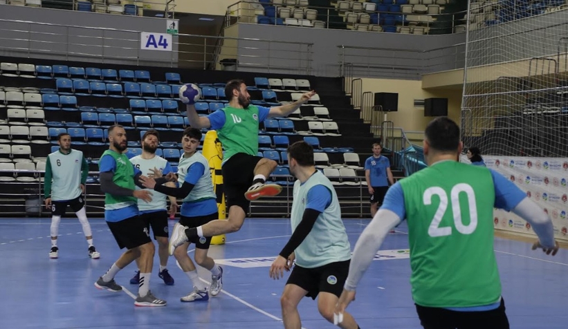 Büyükşehir hentbolda hedef iki kupa