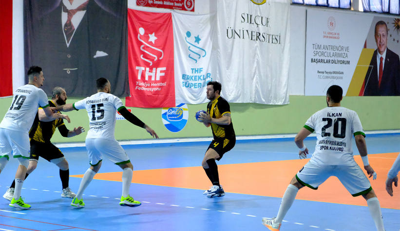 Büyükşehir ikinci yarıya galibiyetle başladı