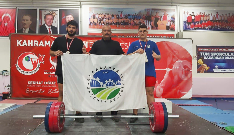 Büyükşehir'in güreşçileri şampiyonaya damga vurdu