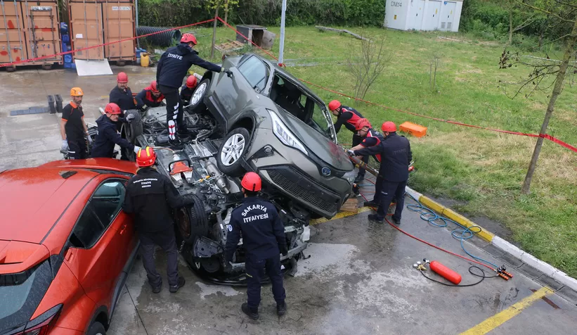 Büyükşehir itfaiyesi eğitimin merkezi oldu