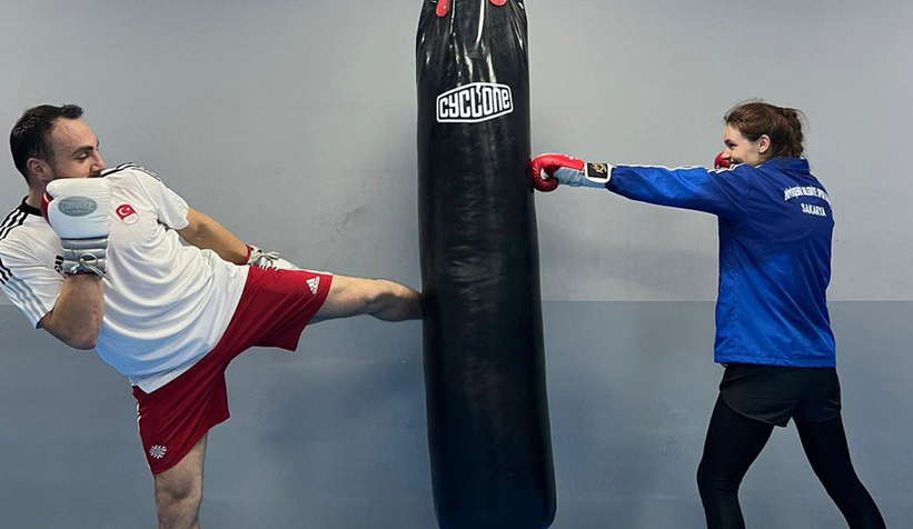 Büyükşehir kick boks sporcuları Avrupa Şampiyonası’nda