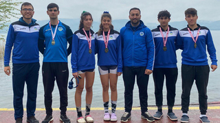 Büyükşehir kürek sporcuları derece ile döndü