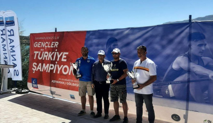 Büyükşehir Kürek takımından çifte gurur