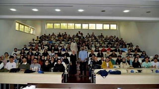 Büyükşehir öğrencileri yalnız bırakmıyor