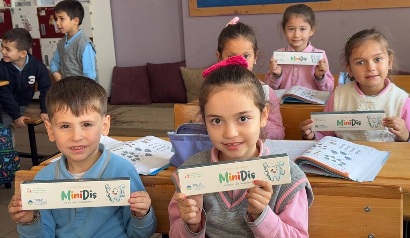 Büyükşehir okullarda ağız ve diş sağlığına dikkat çekiyor