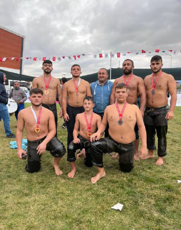 Büyükşehir pehlivanlarından önemli başarı