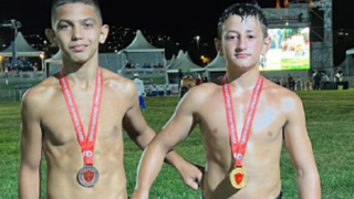 Büyükşehir pehlivanlarının sırtı yere gelmiyor