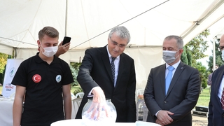 Büyükşehir, SAÜ’de 10 gence kurayla bisiklet hediye etti