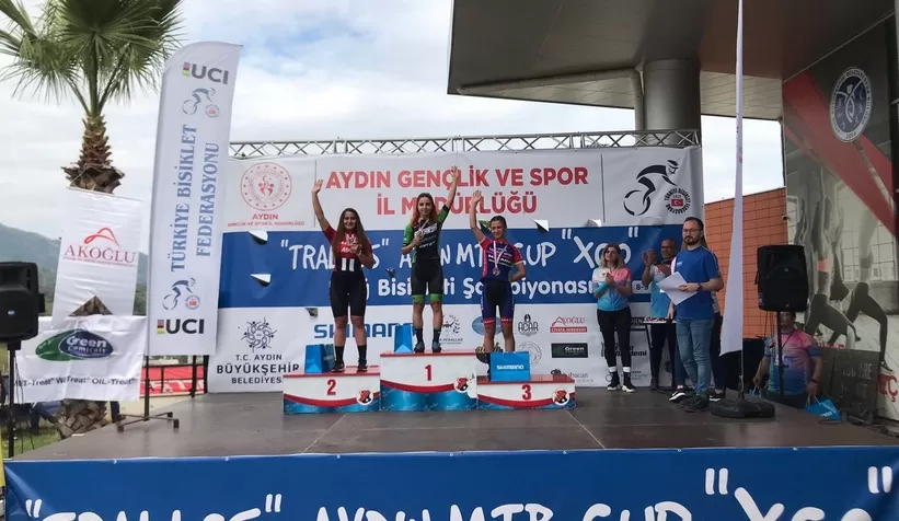 Büyükşehir sporcuları rüzgar gibi esti