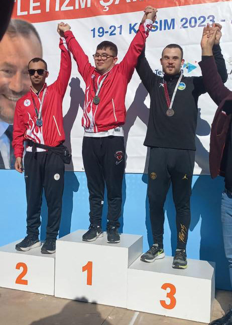 Büyükşehir sporcularından özel başarı