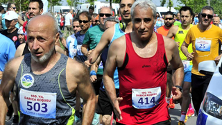 Büyükşehir sporcusundan gençlere taş çıkartacak performans