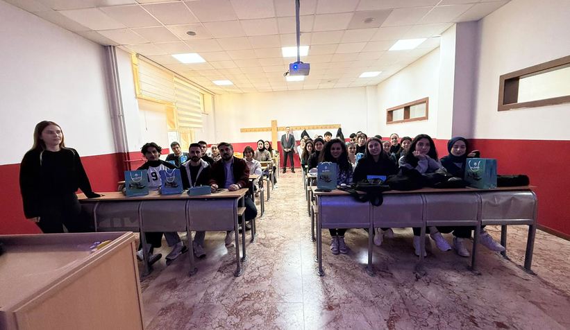 Büyükşehir, tarihi spor yatırımlarını üniversite gençliğiyle paylaştı