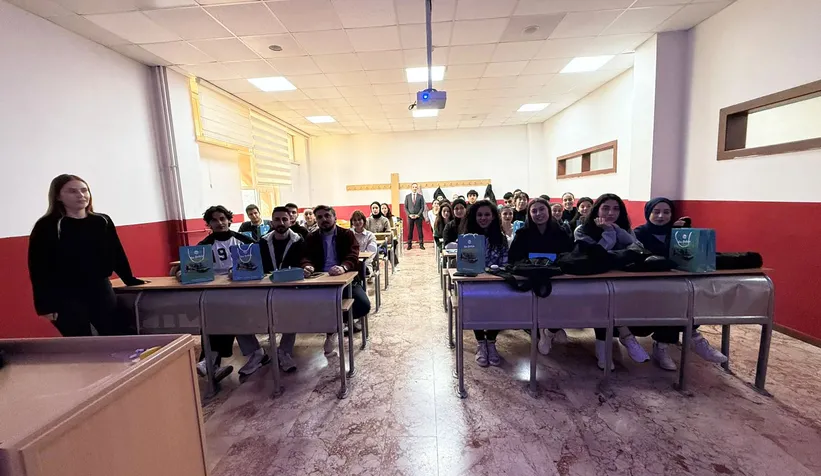 Büyükşehir, tarihi spor yatırımlarını üniversite gençliğiyle paylaştı