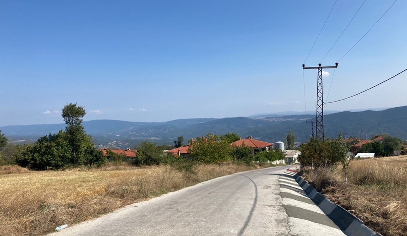 Büyükşehir V Kanal imalatı ile yolları koruyor