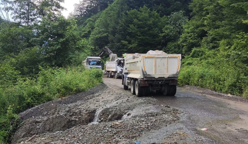 Büyükşehir yağışlarda hasar gören o yol için seferber oldu