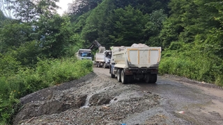 Büyükşehir yağışlarda hasar gören o yol için seferber oldu