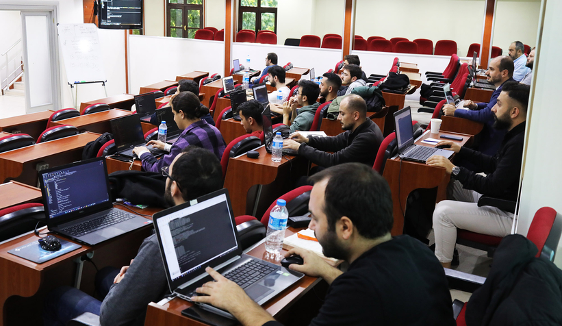 Büyükşehir yazılım atağı ile akıllı şehir inşasında