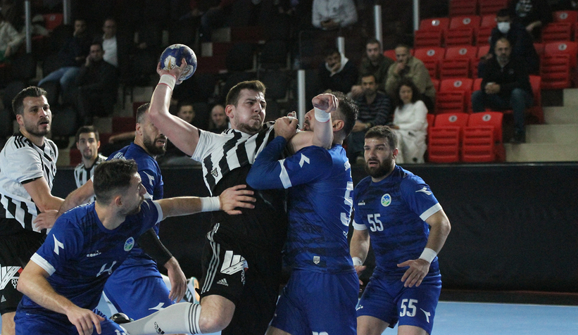 Büyükşehir zorlu Beşiktaş deplasmanında beraberlik aldı