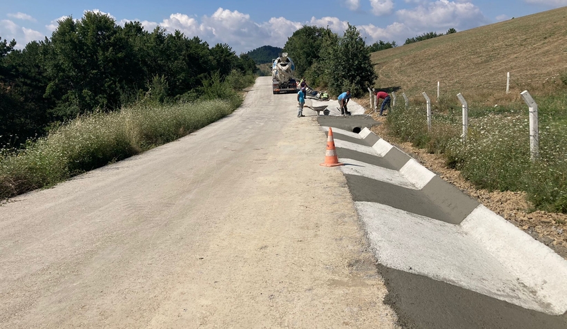 Büyükşehir ‘V Kanal’ çalışmalarına Geyve’de devam ediyor