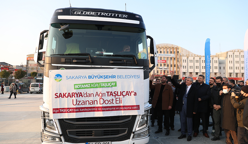 Büyükşehirden 700 koli yardım