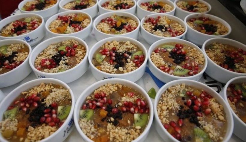 Büyükşehir’den aşure ikramı