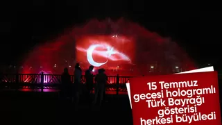 Büyükşehirden hologramlı Türk Bayrağı gösterisi