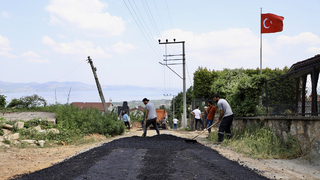Büyükşehir’den Mahmudiye’ye 200 ton asfalt
