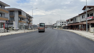 Büyükşehir’den o caddeye 2 günde 4 bin ton asfalt