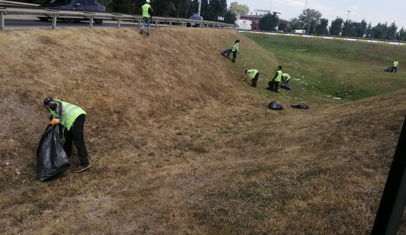 Büyükşehirden ot temizliği