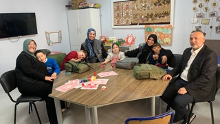 Büyükşehir’den Pamukova’da özel öğrencilere anlamlı ziyaret