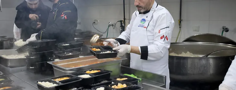 Büyükşehirden Ramazan'da 90 bin kişilik iftar yemeği