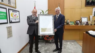 Büyükşehir’e Bebek Dostu Kuruluş ünvanı