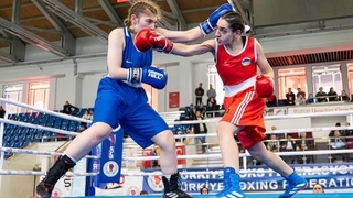  Büyükşehir’in boksörü Ece’den çifte gurur