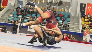 Büyükşehir’in güreşçileri Ankara’da mindere çıktı