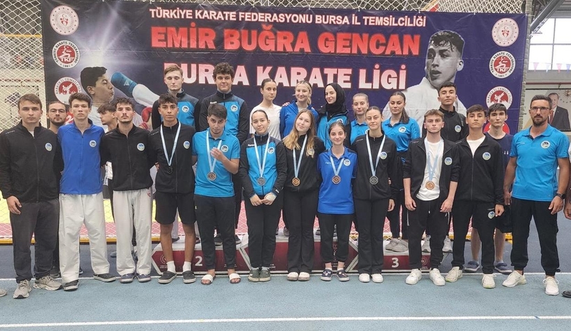 Büyükşehir’in karatecileri 8 madalyayla döndü