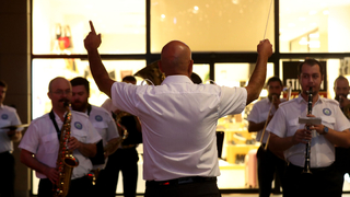 Büyükşehir’in orkestrası neşeyi bu kez Serdivan’a taşıdı