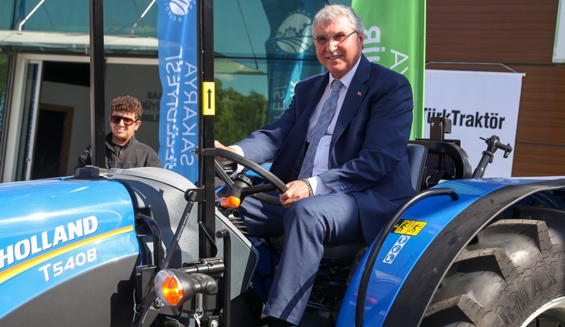 Büyükşehir’in tarımsal çalışmalarına Türk Traktör’den destek