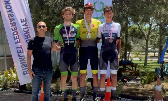 Büyükşehir’in yıldız pedalları Sakarya’ya gururla döndü