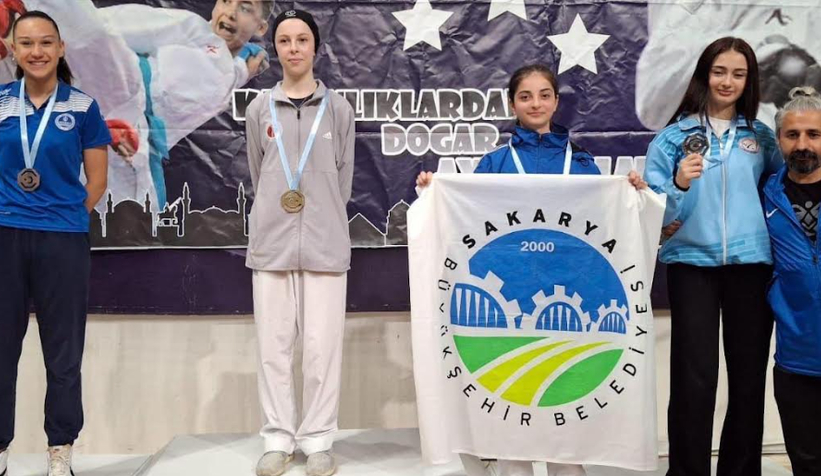 Büyükşehir’in yıldızları Bursa’da fırtına olup esti