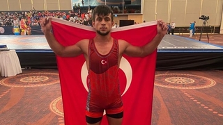 Büyükşehirli Güreşçi dünya şampiyonu oldu