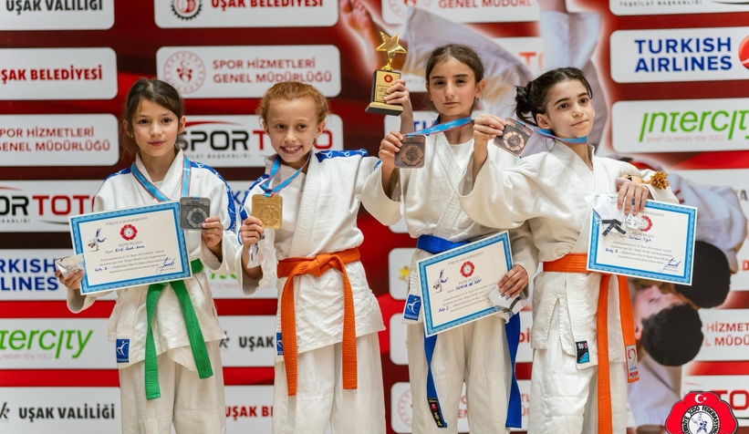 Büyükşehirli minik judocudan çifte başarı