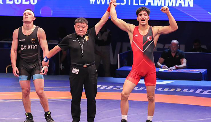 Büyükşehirli Muhammet Sakarya’nın adını tarihe yazdırdı