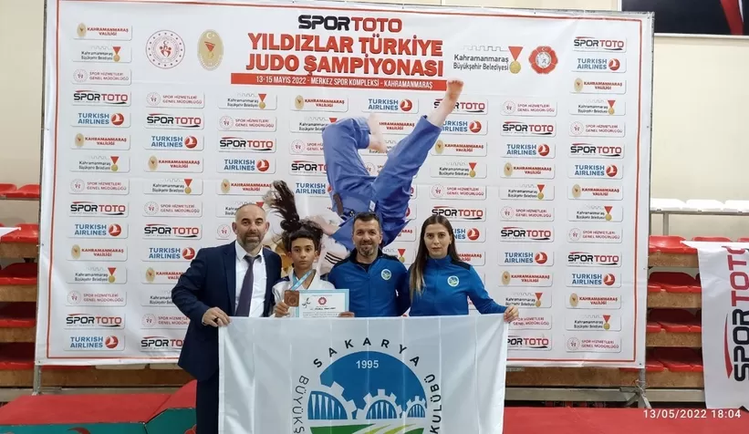 Büyükşehirli sporcular şehrimizi gururlandırıyor