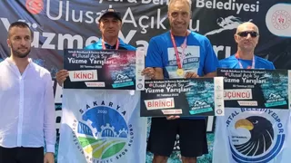 Büyükşehirli yüzücüden Körfez yarışlarında ikincilik