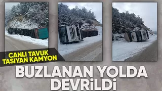 Buzlu yolda kontrolden çıkan kamyon devrildi: 1 yaralı